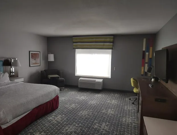 Hampton Inn & Suites Pittsburgh New Stanton hotel detail image 1