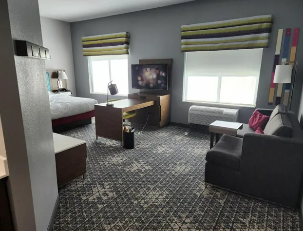 Hampton Inn & Suites Pittsburgh New Stanton hotel detail image 4