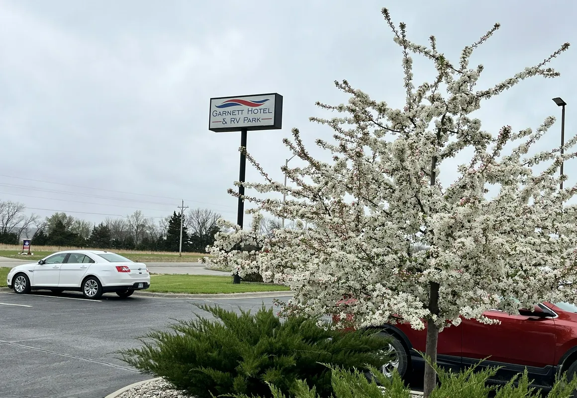 Garnett Hotel & RV Park hotel hero