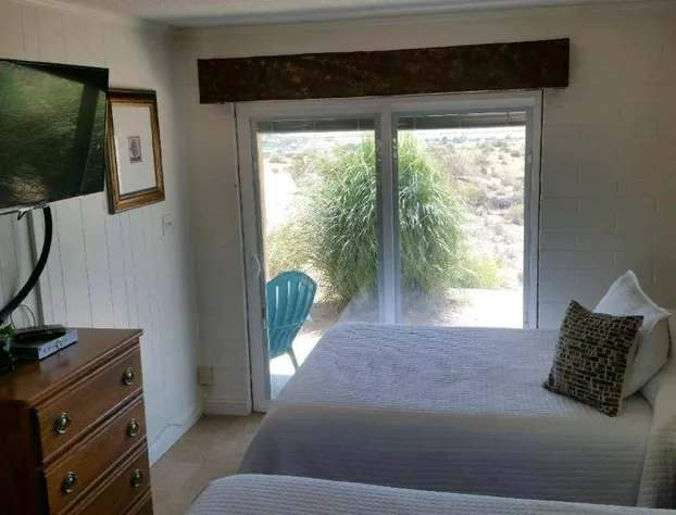 Hilltop Tavern and Inn hotel detail image 3