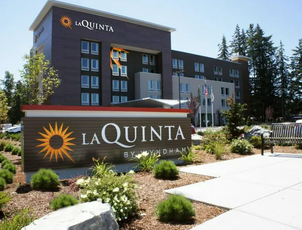 La Quinta Inn & Suites by Wyndham Marysville hotel detail image 1