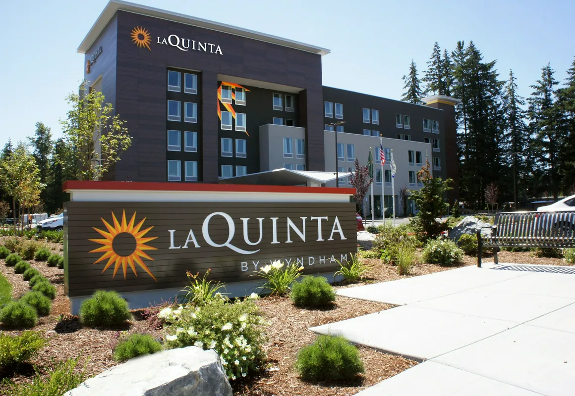 La Quinta Inn & Suites by Wyndham Marysville hotel hero