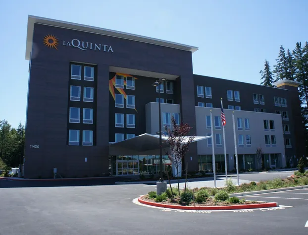 La Quinta Inn & Suites by Wyndham Marysville hotel detail image 1