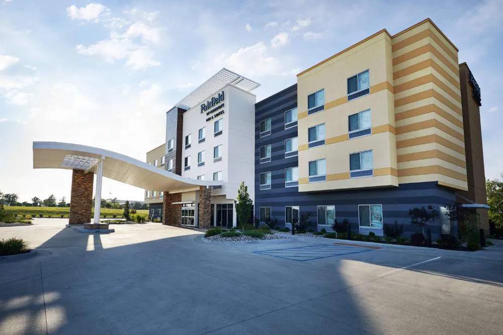 Fairfield Inn & Suites by Marriott Kansas City Belton hotel hero