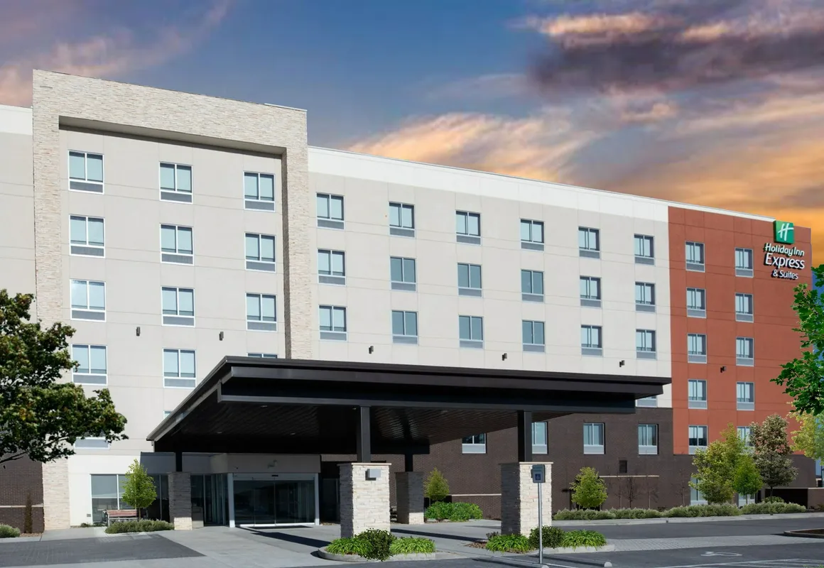 Holiday Inn Express & Suites Nashville Metrocenter Downtown by IHG hotel hero