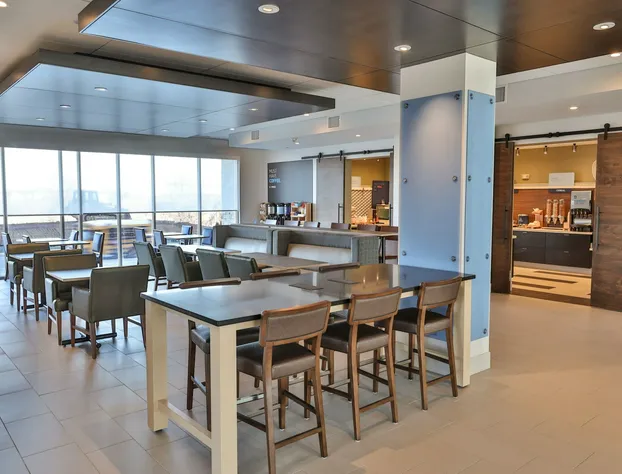 Holiday Inn Express & Suites Nashville Metrocenter Downtown by IHG hotel detail image 3