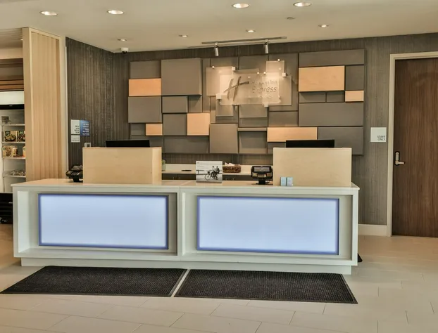 Holiday Inn Express & Suites Nashville Metrocenter Downtown by IHG hotel detail image 4