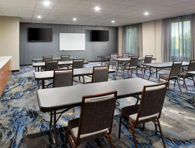 Fairfield Inn & Suites by Marriott Locust Grove I-75 South hotel detail image 2