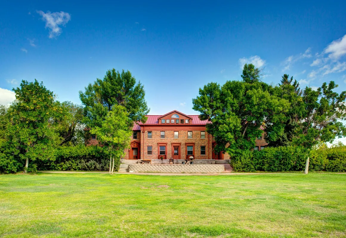 Oddfellow Inn & Farm hotel hero