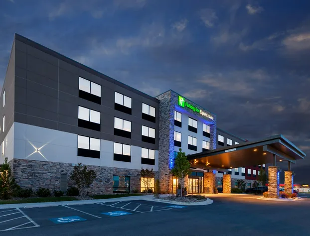 Holiday Inn Express & Suites Brunswick - Harpers Ferry Area by IHG hotel detail image 2