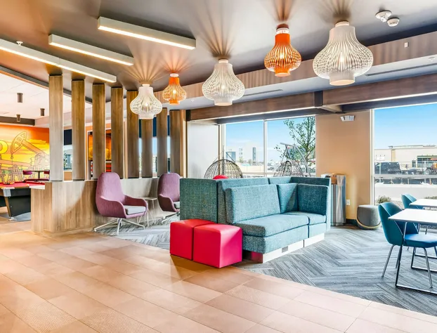 Tru By Hilton Midland hotel detail image 3