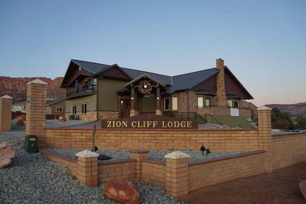 Zion Cliff Lodge hotel hero