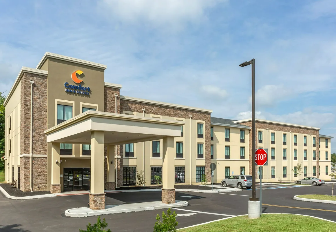 Comfort Inn & Suites Gap Amish Country hotel hero