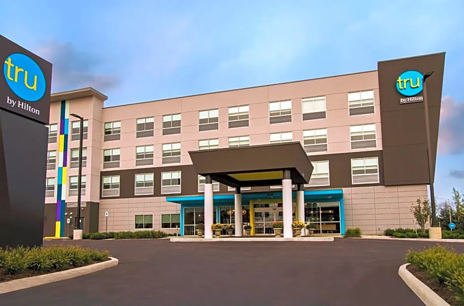 Tru by Hilton Columbus Airport hotel hero
