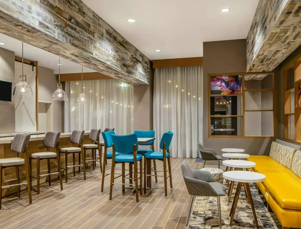 Hampton Inn & Suites Raleigh Midtown hotel detail image 3