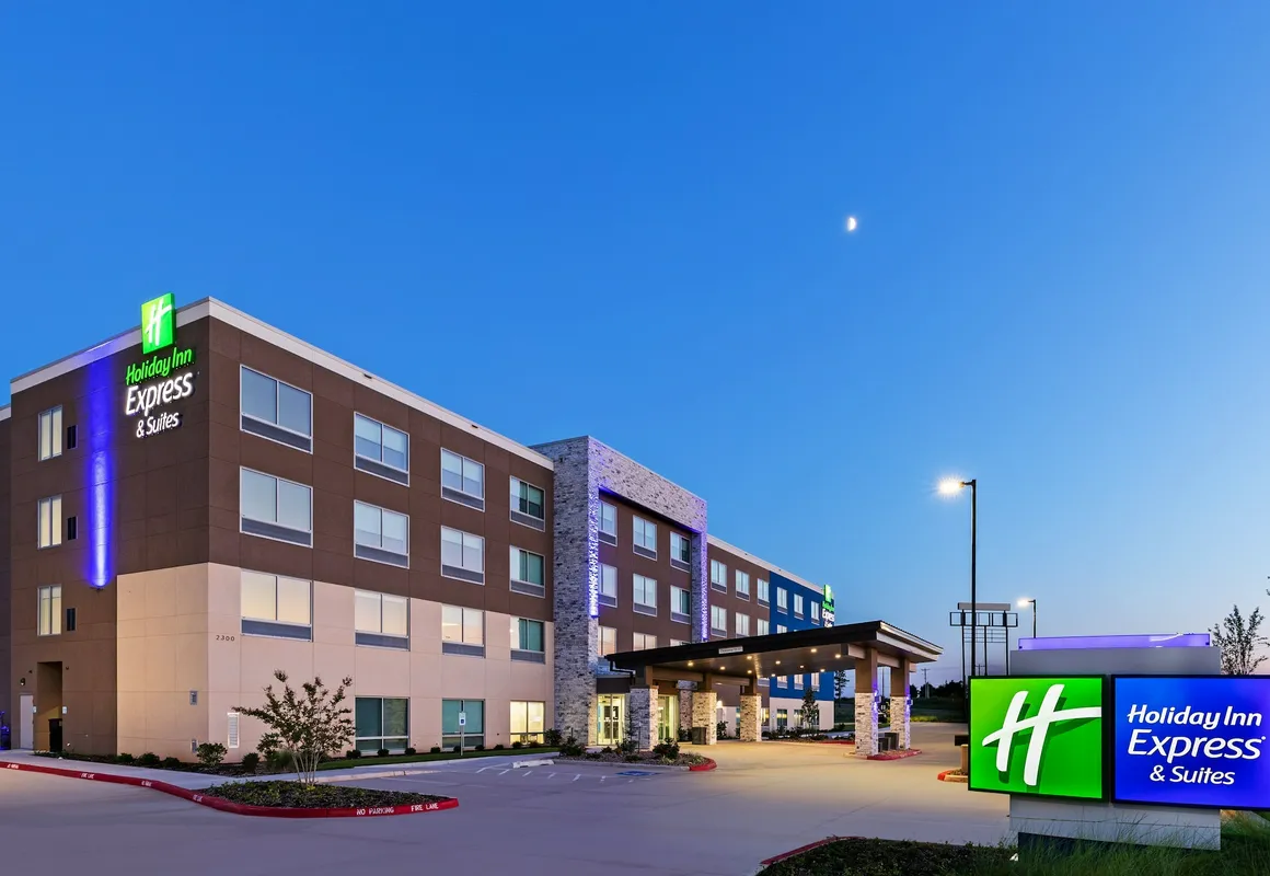 Holiday Inn Express & Suites Purcell by IHG hotel hero