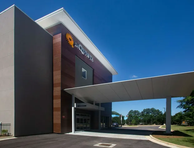 La Quinta Inn & Suites by Wyndham Oxford hotel detail image 3