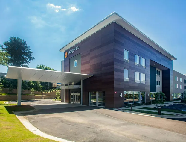 La Quinta Inn & Suites by Wyndham Oxford hotel detail image 2