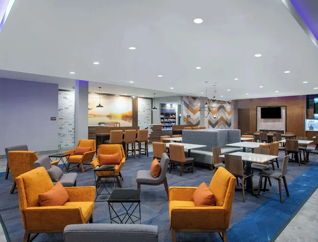 La Quinta Inn & Suites by Wyndham Oxford hotel detail image 4