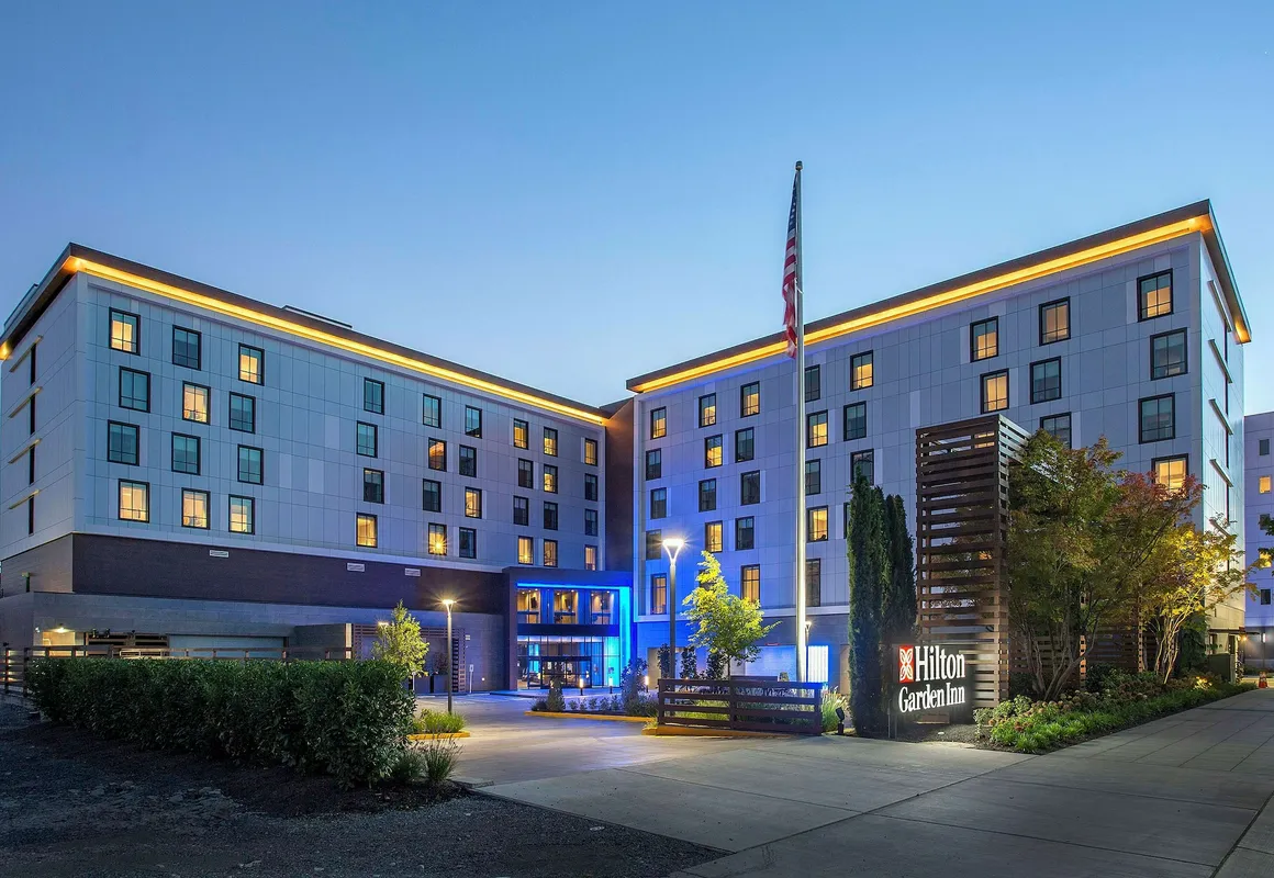 Hilton Garden Inn Redmond Seattle hotel hero