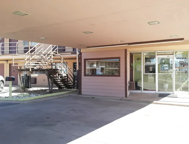 OYO Hotel Kings at Clovis hotel detail image 1