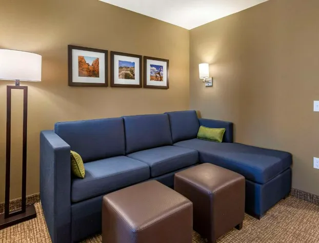 Comfort Suites Albuquerque Airport hotel detail image 4