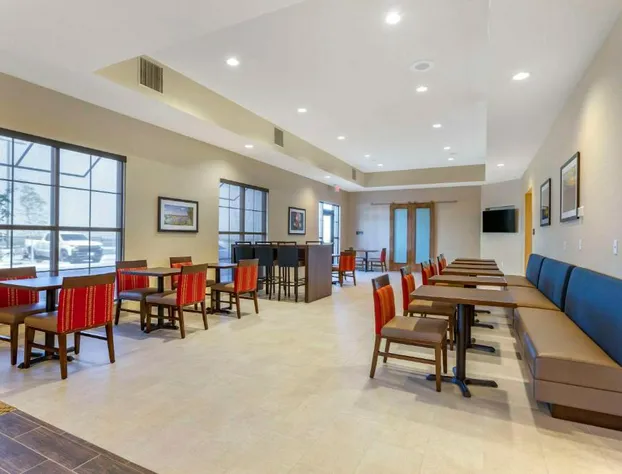 Comfort Suites Albuquerque Airport hotel detail image 4