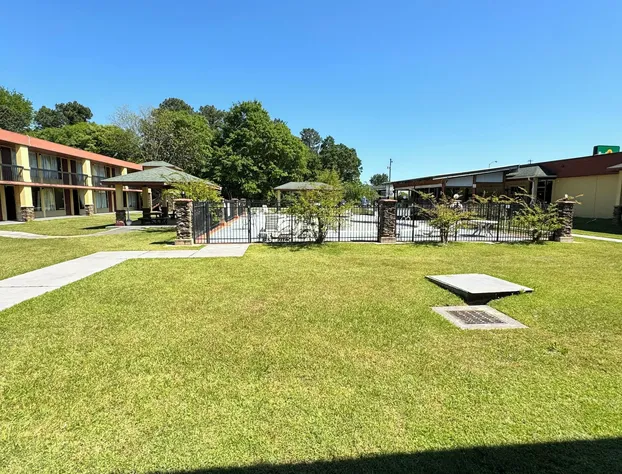 OYO Hotel Phenix City Central hotel detail image 1