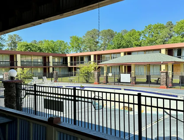 OYO Hotel Phenix City Central hotel detail image 2