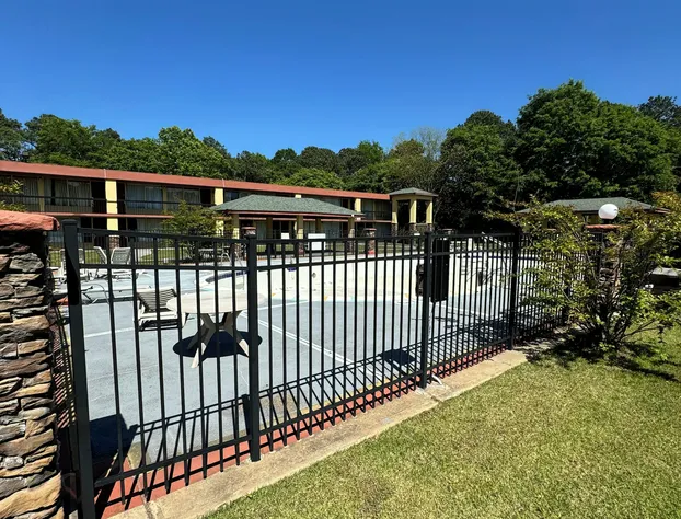 OYO Hotel Phenix City Central hotel detail image 3