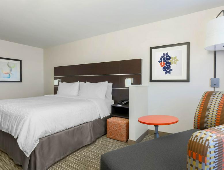 Holiday Inn Express & Suites Chicago O'Hare Airport by IHG hotel detail image 4