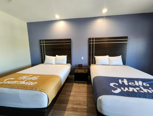 Days Inn & Suites by Wyndham La Porte hotel detail image 3