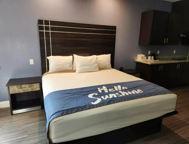 Days Inn & Suites by Wyndham La Porte hotel detail image 4