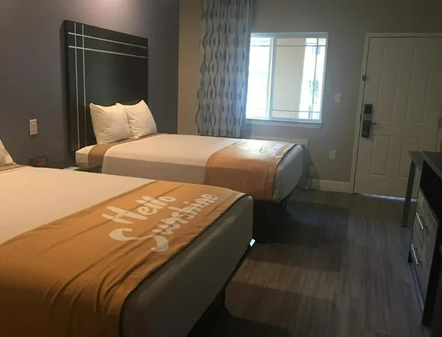 Days Inn & Suites by Wyndham La Porte hotel detail image 1