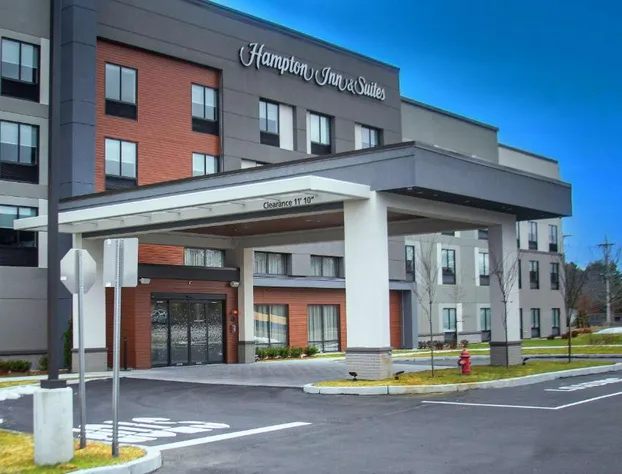 Hampton Inn & Suites North Attleboro hotel detail image 1