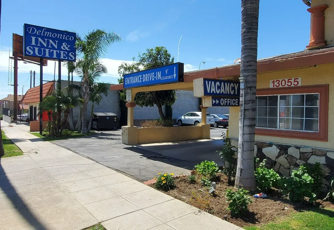 Delmonico Inn & Suites hotel hero