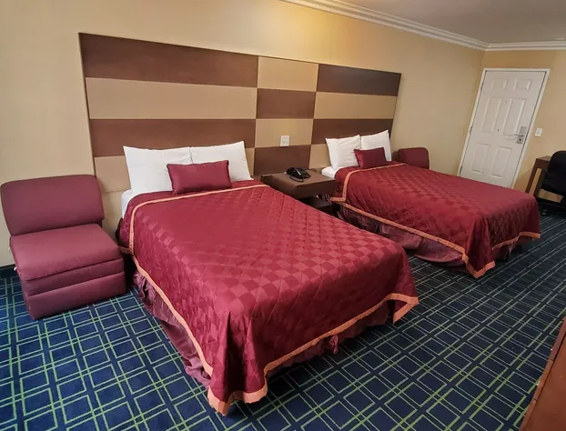 Delmonico Inn & Suites hotel detail image 3