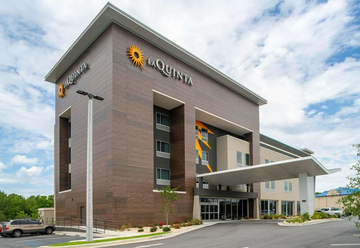 La Quinta Inn & Suites by Wyndham Tifton hotel hero