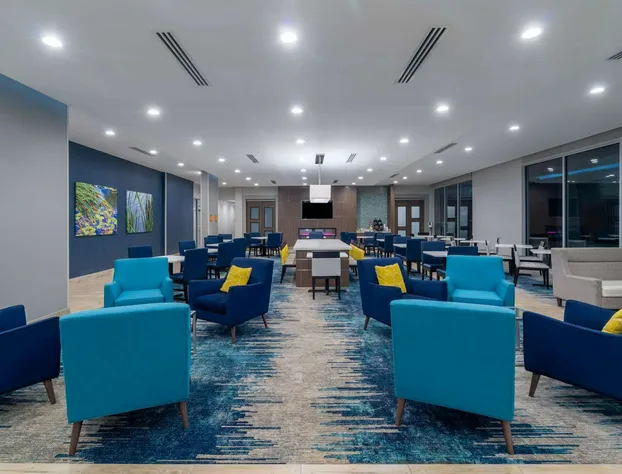 La Quinta Inn & Suites by Wyndham Tifton hotel detail image 4