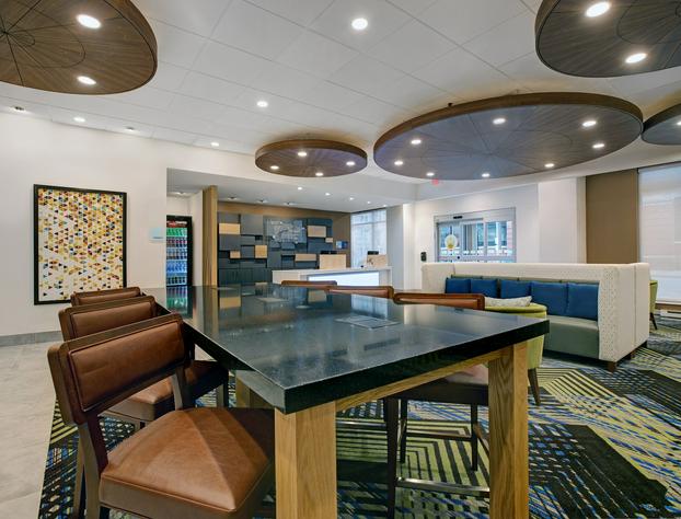 Holiday Inn Express Milwaukee Downtown, an IHG Hotel hotel detail image 3