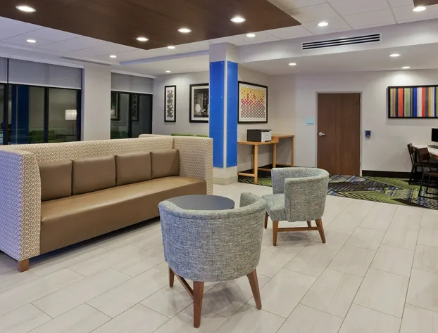 Holiday Inn Express & Suites Fayetteville by IHG hotel detail image 3