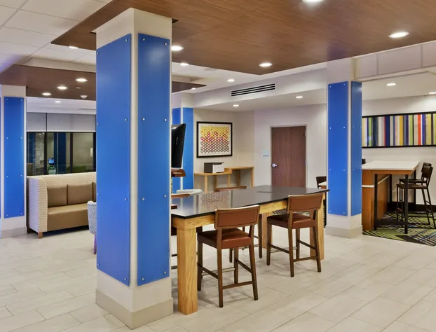 Holiday Inn Express & Suites Fayetteville by IHG hotel detail image 4