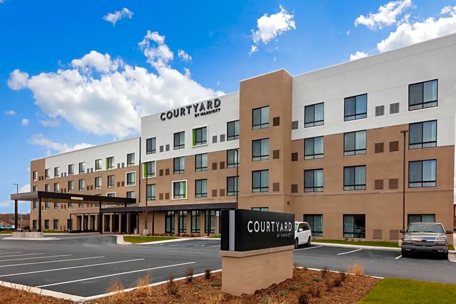 Courtyard by Marriott East Lansing Okemos hotel hero