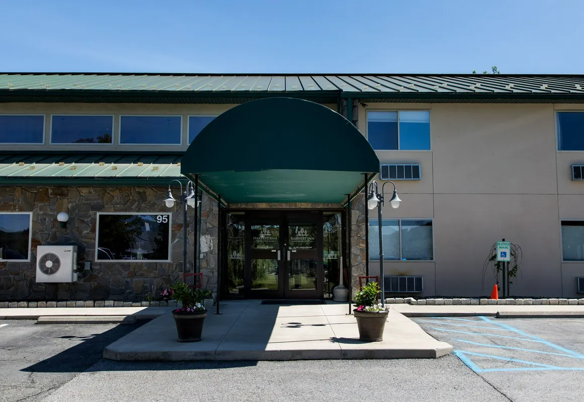 Harvest Inn hotel hero