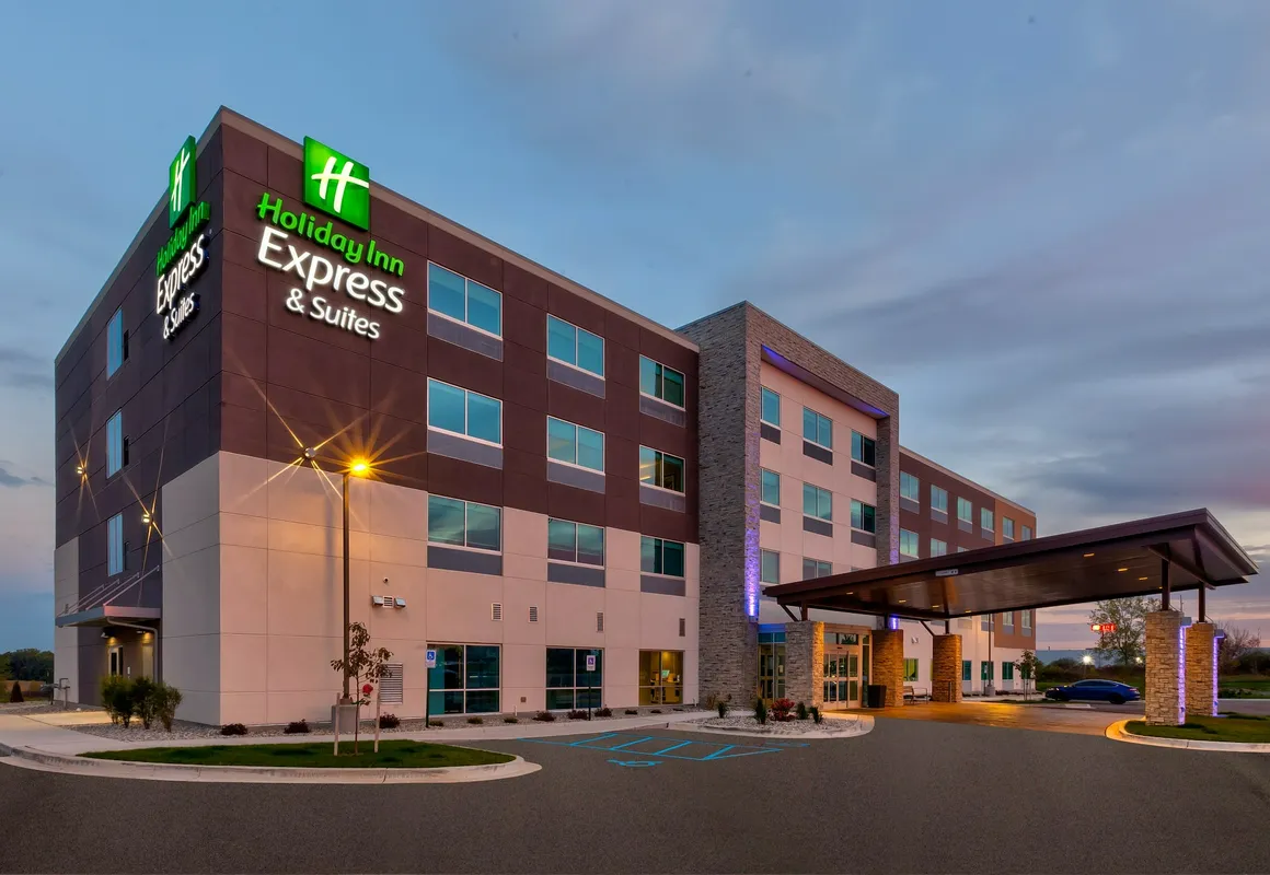 Holiday Inn Express & Suites Cedar Springs – Grand Rapids N by IHG hotel hero