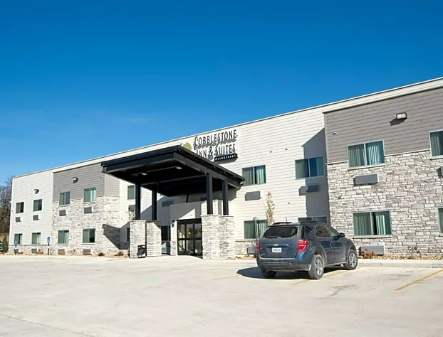 Cobblestone Inn & Suites - Forest City hotel detail image 2