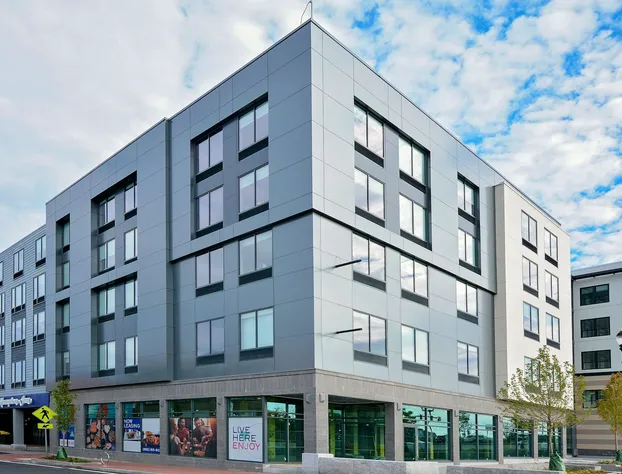 Hampton Inn Salem Boston hotel detail image 2