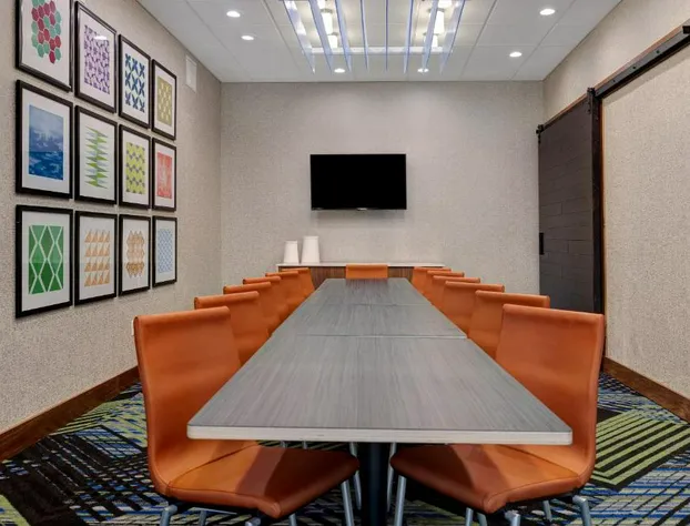 Holiday Inn Express & Suites Grand Rapids South - Wyoming by IHG hotel detail image 2