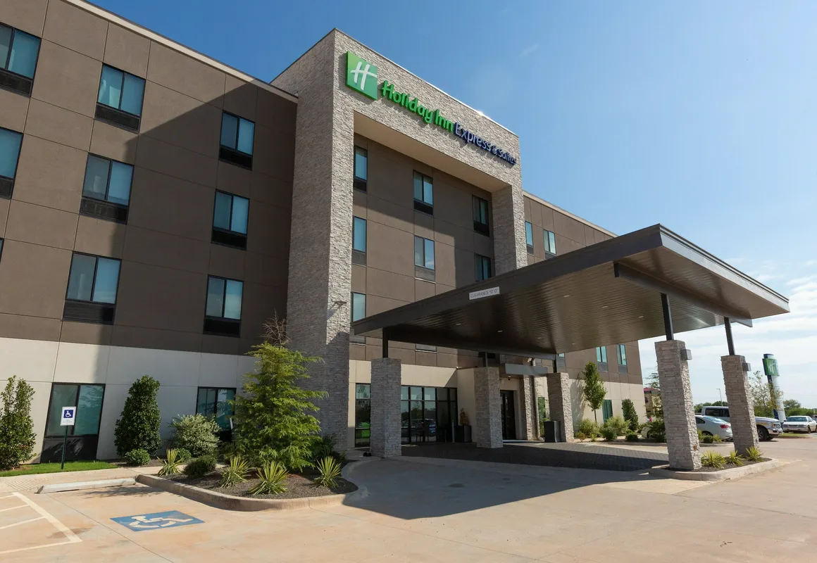 Holiday Inn Express & Suites Kingfisher by IHG hotel hero