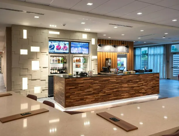 Courtyard by Marriott Charleston-North Charleston hotel detail image 3